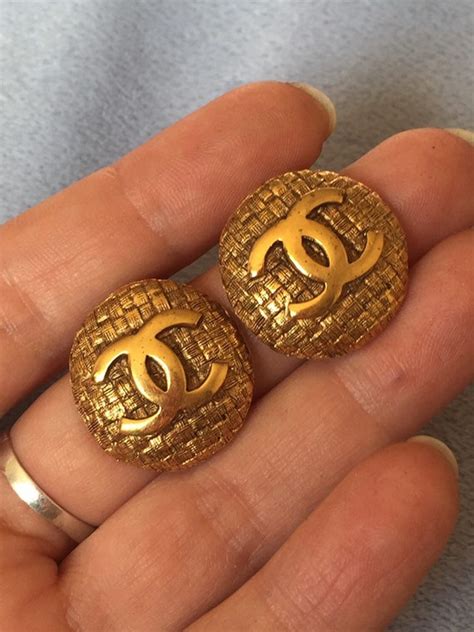 how do i know if my chanel earrings are real